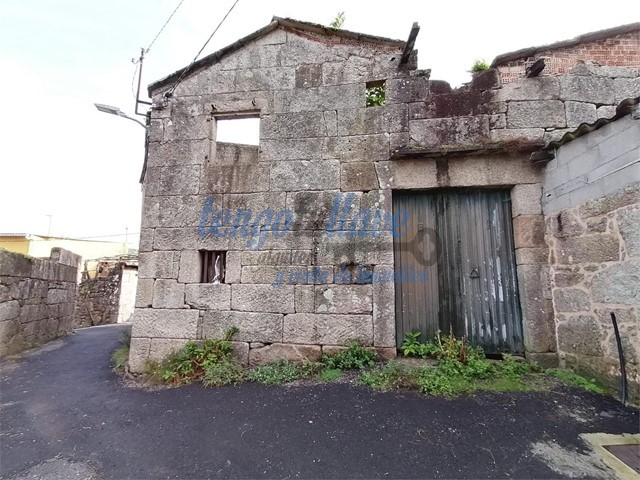 CASA PARA REHABILITAR EN BORA CON TERRENO DE 1000 M2 - Pontevedra